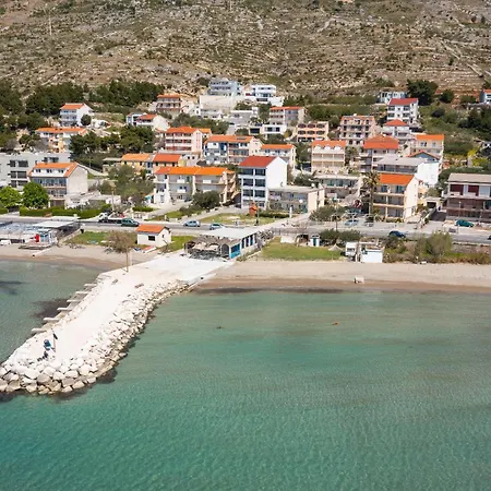Croatia Ll